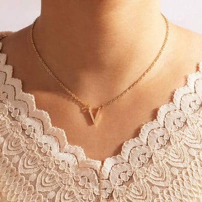Choker à lettres mode Chaîne de clavicule pour femmes Filles Breloques Géométrie Alliage Pendentif Collier Bijoux Collier 20008 brown