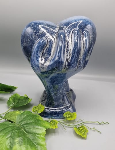 Urn - Hart in handen - 1 as-kamer - Keramiek - Silver Sky - Zilver - Blauw - 1200ml