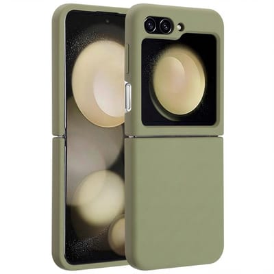 Accezz Hoesje - Geschikt voor Samsung Galaxy Z Flip 5 - Liquid Silicone Backcover met Magnetische Ring - Cooper Green