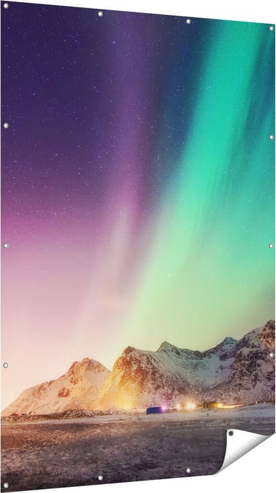 Gards Tuinposter Noorderlicht in de Bergen met Sneeuw - 120x180 cm - Tuindoek - Tuindecoratie - Wanddecoratie buiten - Tuinschilderij
