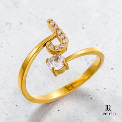 Leerella | J | Verstelbare Goudkleurige Initialen Ring - RVS Letter Ring met Zirconia Steentjes - Persoonlijke Naamring Dames