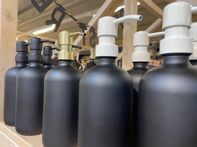 BBBLS® Design Dispenser "Blanco" | Zwart Glas | 500ml | kunststof Pomp Zwart | Zeeppomp | Zeepdispenser | Zeephouder