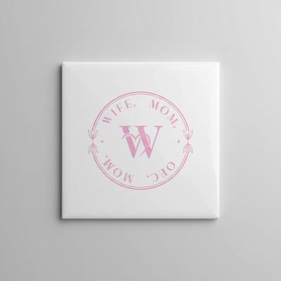 Gepersonaliseerde Letter Tegel Wanddecoratie – Minimalistisch Monogram Ontwerp – Decoratieve Keramische Tegel 15 × 15 cm