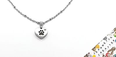 Jeannette-Creatief® - Chique - Ketting RVS Zilver met Hartje met Hondenpootje en Zirkonia - RVS Ketting - Hond - Hondenpootje - Collier - Ketting met Hartje - Ketting Zilver RVS - Valentijn