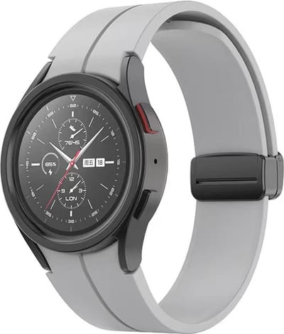 By Qubix - Geschikt voor Samsung Galaxy Watch bandje - D-buckle sportbandje 20mm - Grijs - Geschikt voor Samsung Galaxy Watch 7 (40 & 44mm) - Galaxy Watch FE - Galaxy Watch 6 - Galaxy Watch 6 Pro - Galaxy Watch 5 - 5 Pro - Galaxy Watch 4 - 4 Classic