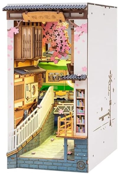 Boek Nook Kit - Diorama Poppenhuis - Hobby Knutselen - Met Nachtlampje - 31 cm Hoog - Sakura