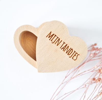 Mijn tandjes - melktandjes - houten bewaardoosje - tandendoosje - hartje - opdruk: gegraveerd