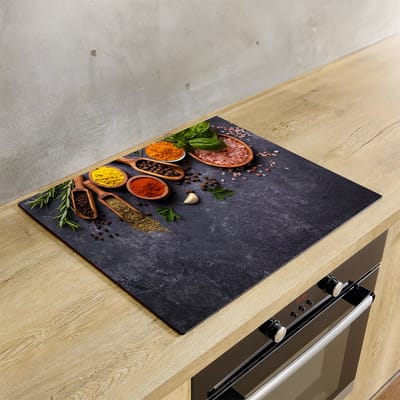 Chefcare Inductie Beschermer Kruiden en Specerijen op Zwarte Marmer - 90x52 cm - Afdekplaat Inductie - Kookplaat Beschermer - Inductie Mat