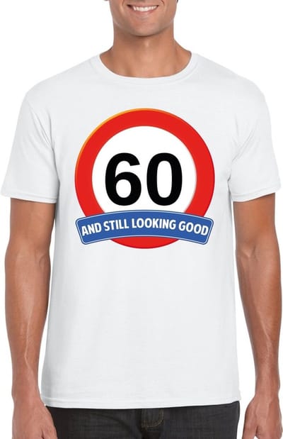 60 jaar and still looking good - t-shirt met verkeersbord print - wit - voor heren - verjaardag cadeau - party - feestartikelen 60 jarige S