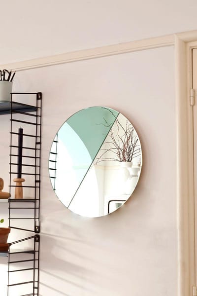 Vij5 - Moonrise Mirror - Spring - Design spiegel bestaande uit twee delen van groen en blank spiegelglas