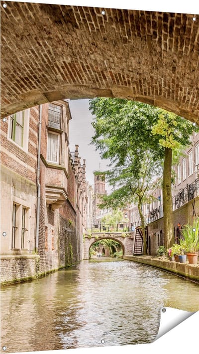 Gards Tuinposter Gracht in Utrecht onder de Brug - 100x150 cm - Tuindoek - Tuindecoratie - Wanddecoratie buiten - Tuinschilderij