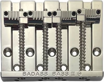 Leo Quan Badass II 4-snarige basbrug - Nikkel met gegroefde zadels