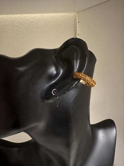 Strass decor oormanchet goudkleurig | Moederdag | Verjaardagscadeau| Cadeautje| Valentijnsdag| Kado | sieraden | vaderdag | oorbellen | oorsieraden