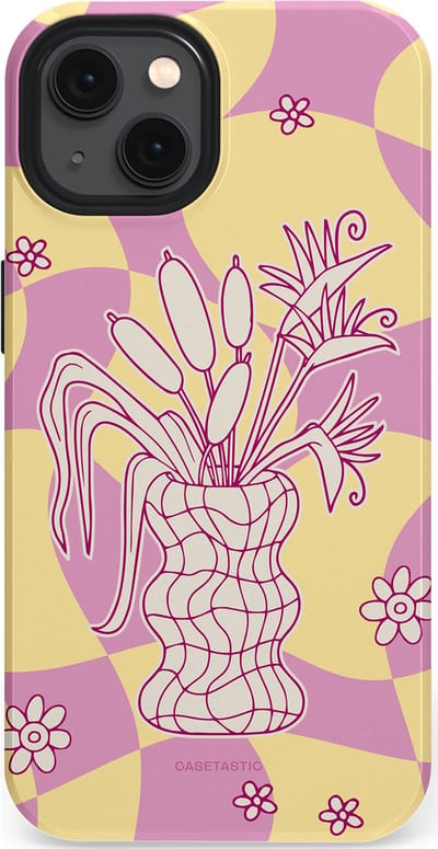 Casetastic Hoesje Geschikt voor Apple iPhone 13 Magsafe - Stijlvolle Beschermende Duo-layer Case - Bosje vol roze