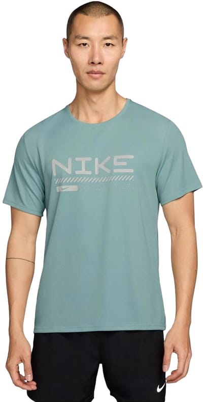 Nike miler winterized t-shirt in de kleur groen.