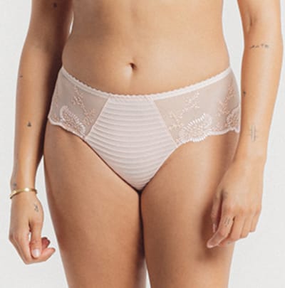 Louisa Bracq Elise Short 41940 Noir Broderie Nude - maat 46