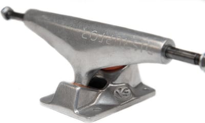 GrindKing trucks Disruptor Raw set van 2