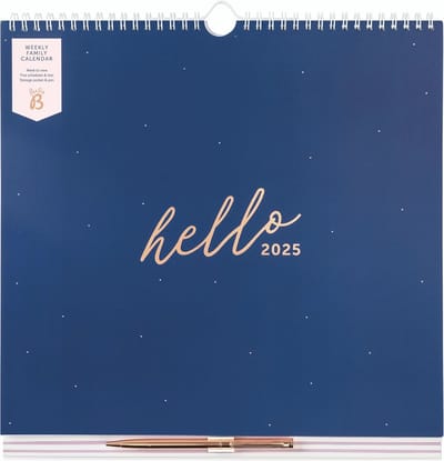 Wekelijkse Gezinskalender 2025 - Familieplanner met ruimte voor 5 leden - Marineblauw & Roségoud A4 met Maaltijdplannen, Boodschappenlijstjes en Opbergvak