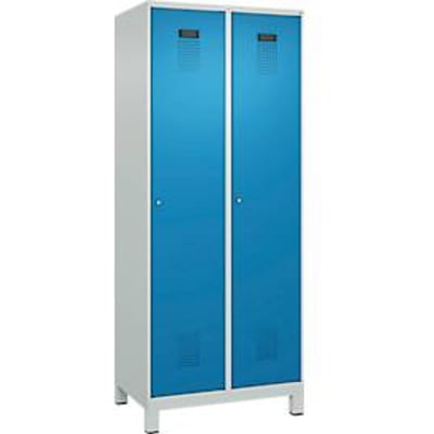 C+P Evolo Plus garderobekast, 2 vakken, 400 mm vakbreedte, met poten, rechts scharnierend, soft-close, inbraakwerend, B 800 x D 500 x H 1950 mm, cilinderslot, lichtgrijs RAL 7035/lichtblauw RAL 5012