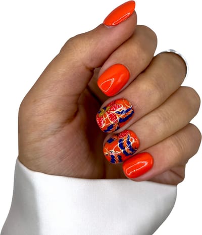SD Press on Nails - B83 - Plaknagels - Oranje Bloemen - Gelnagels - Handgemaakt - 20 stuks - Blauw - Nepnagels - Kort Naturel - Korte Nagels - Accessoires - Nagelstudio - Nail Art - Nagellijm - Gellak - Nageltips - Nails at Home - Nagels
