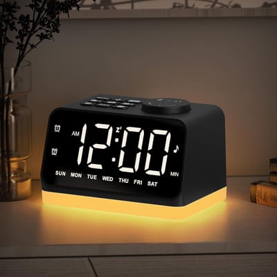 Digitale Wekker met FM Radio, Nachtlamp en Oplaadpoorten voor de Slaapkamer