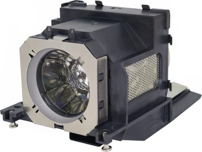 Beamerlamp geschikt voor de PANASONIC PT-VW435NEJ beamer, lamp code ET-LAV200. Bevat originele NSHA lamp, prestaties gelijk aan origineel.