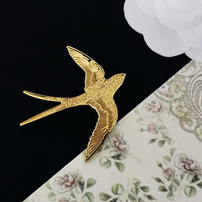 Vintage Emaille Gouden Zwaluw Broche Badges Voor Vrouwen Mannen Mode Retro Klassieke Dieren Speld Kleding Jas Metalen Corsages Gespen beige