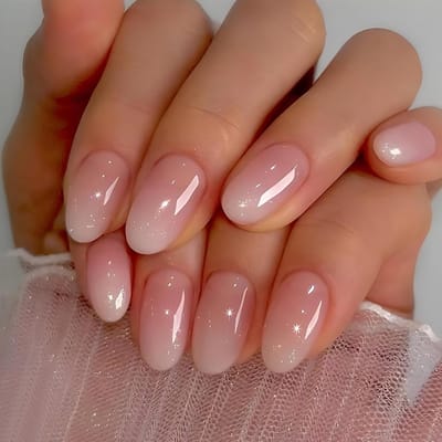 Korte Amandelvormige Kunstnagels in Roze en Wit met Franse Manicure, Inclusief Nagellijm en Stickers, Perfect voor een Natuurlijke Look