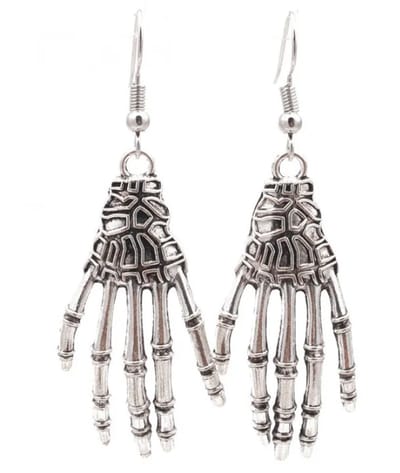 Plux Fashion Skelet Hand Oorbellen - Zilver - 7cm - Metaal - Heren - Dames - Sieraden - Zilveren Oorbellen - Oorhangers - HipHop oorbellen - Sieraden Cadeau - Luxe Style - Duurzame Kwaliteit - Halloween - Oktoberfeest - Halloween kostuum