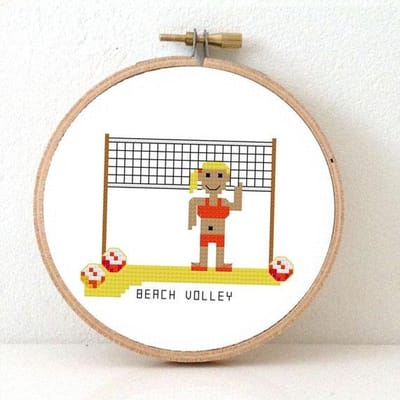 Vrouwlijke beach volleybal borduurpakket | Borduurpakket voor volwassenen | Beach Volleybal sporter kado maken  | Borduurpakket inclusief borduurring, DMC borduurgaren, Aida borduurstof, borduurnaald en instructies
