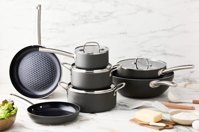 ISENVI Murray Chef Deluxe Pannenset 18 Delig - RVS grepen - Antraciet - Keramisch - 100% PFAS, PTFE vrij - 100% duurzaam - Unieke Antiaanbaklaag - Non-stick bodem - Vaatwasbestendig - Geschikt voor alle warmtebronnen inclusief inductie
