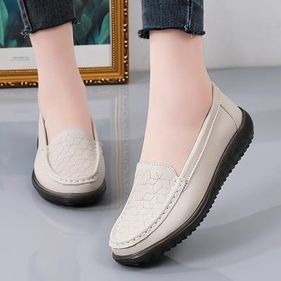 Lente lederen koeienpees zachte zool vrijetijdsschoenen ondiepe dames enkele schoenen antislip grote moederschoenen 35 beige