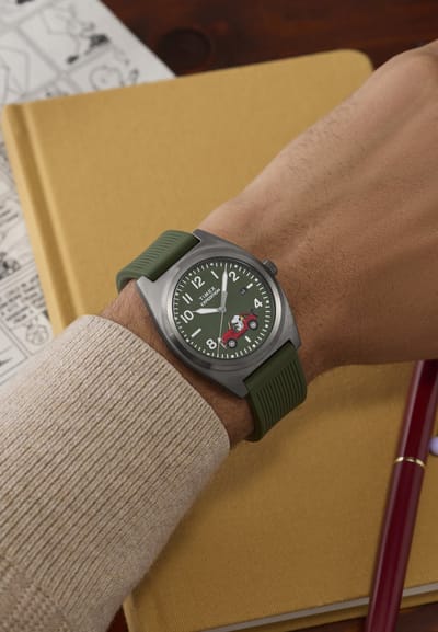 Timex Timex X Peanuts Expedition Capstone Quartz Analoog Horloge Groen En Zilverkleurig Kast Gemaakt Van 100% Loodarm Messing En Een Armband Van 100% Siliconen 39 TW2Y52500AJ