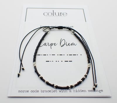 Colure® morse code armband glanzendzwart Carpe Diem
