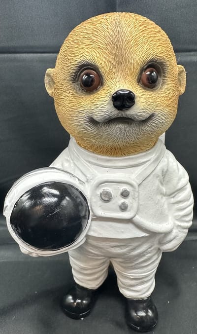 Decoratief beeld "stokstaartje in astronauten pak" - polyresin - meerkleurig - hoogte 21x13x7cm - Woonaccessoires - Decoratieve beelden - Woondecoratie
