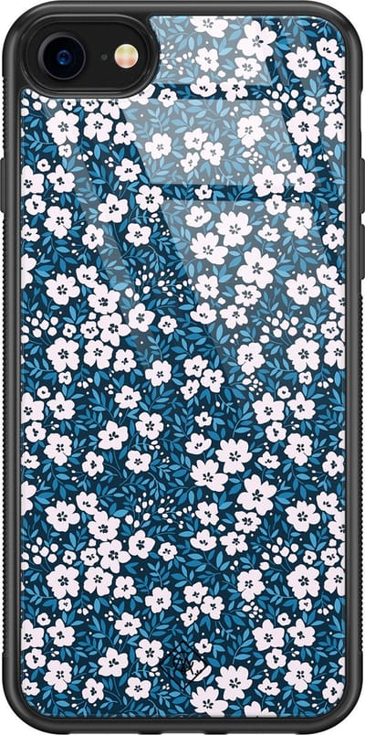 Casimoda® hoesje - Geschikt voor iPhone 8 - Bloemen Blauw - Luxe Hard Case Zwart - Backcover telefoonhoesje - Blauw