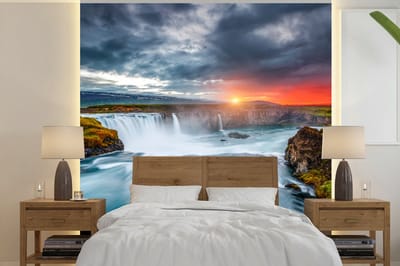 Behang - Fotobehang Waterval - Zonsondergang - Natuur - Water - Breedte 300 cm x hoogte 300 cm