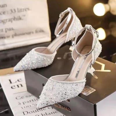 Rimocy Bling Shing Dames Pumps Nieuwe Enkelband Kristal Hoge Hakken Schoenen Vrouw Puntige Neus Dunne Hak Bruiloft Feest Schoenen 34 wit