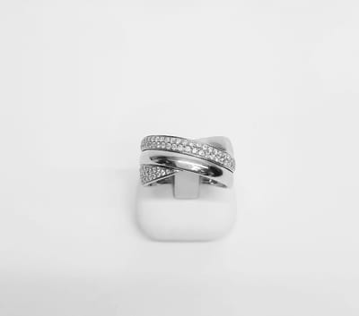 Sierlijke zware witgouden damesring - 14 karaat - diamant 0.62 crt. totaal - Maat 57/18 - Gewicht 9.6 gram - uitverkoop Juwelier Verlinden St. Hubert - van €3399,- van € 1495,=