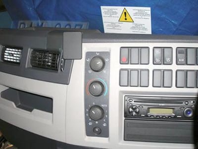 Brodit ProClip houder geschikt voor Volvo FE Serie /FL Serie 2007 - Angled mount