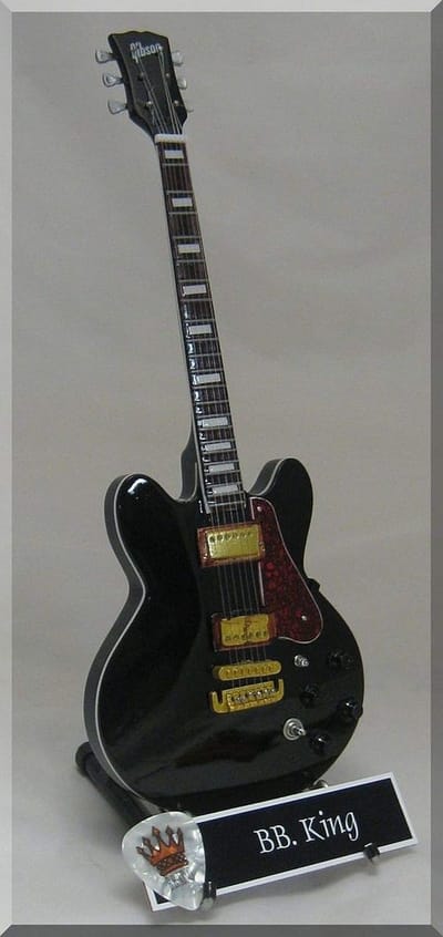 Miniatuur Gitaar - Replica Instrument - Decoratie Display - Handgemaakt Hout - 25cm Lengte