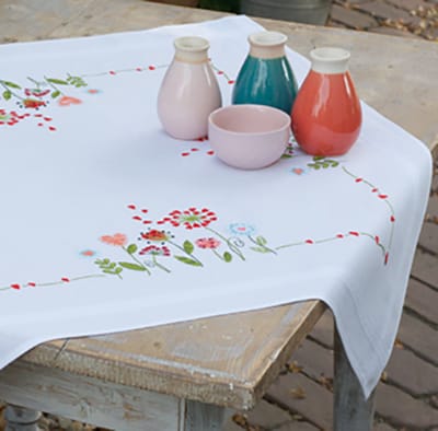 Vervaco - Tafelkleed kit - Bloempjes - PN-0170740 - Borduren - Borduurpakket - Borduurpakket volwassenen - Borduurpakket kind