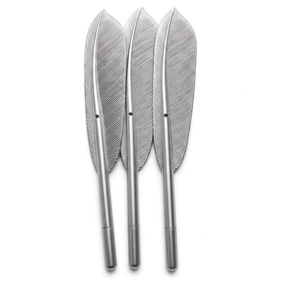 Zilverkleurige veer pennen set 3 stuks schrijfpennen neutraal 0.5 mm zwarte inkt realistisch veer design kantoor school pen set decoratief schrijfgerei
