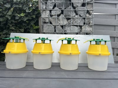 Wespenval XL- wespenvanger - set van 4 – gifvrij & navulbaar – ophangen of neerzetten - Doeltreffende herbruikbare wespenval