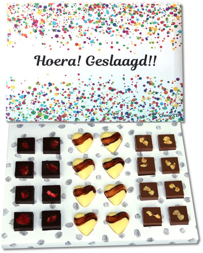 Geslaagd chocoladecadeau - Gefeliciteerd kado - Congrats chocolate - Succes cadeau - Brievenbuspakket - Handgemaakte chocolade - Fairtrade chocolade - Puur, Melk en Witte chocolade