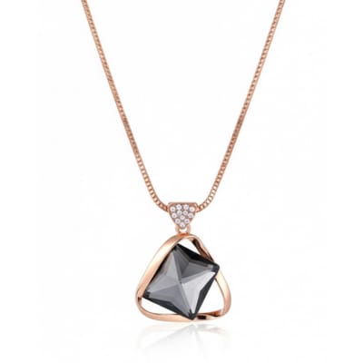 Goudkleurige ketting met vierkante hanger en fonkelende accenten – ketting voor dames – schakelketting met steen en driehoekdetail