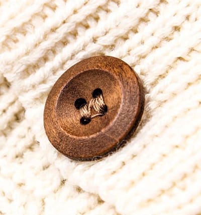 Ronde Houten Knopen 50 Stuks, 4 en 2 Gaten, Perfect voor Naaien, DIY Scrapbooking en Ambachten, Donker Koffie Kleur
