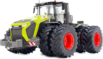 MarGe Models Claas Xerion 12.590 Trac met dubbele wielen, schaal 1 op 32