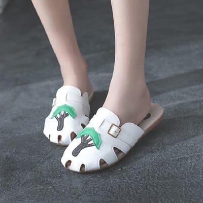 PU Slippers Zomer Nieuwe Mode Schoenen Dikke Zool Zachte Zool Antislip Platte Slipper Cartoon Ademend Honderd met Sandalen Outdoor Strand Flip-flops 40 gray