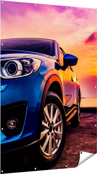 Gards Tuinposter Blauwe Sportwagen Auto bij Zonsondergang - 120x180 cm - Tuindoek - Tuindecoratie - Wanddecoratie buiten - Tuinschilderij